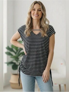 183 And The Why Black Stripe Side Tie High Low Short Sleeve Top WITH CHOKER